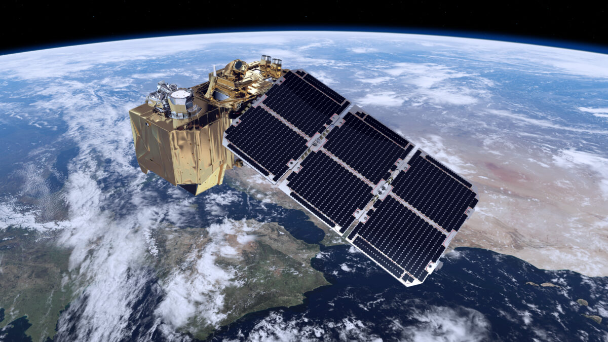 Jordobservasjonssatellitten Sentinel-2 overvåker blant annet vegetasjon, vann og andre naturressurser. ESA/ATG Medialab